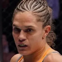 Lidia Helena Pequena