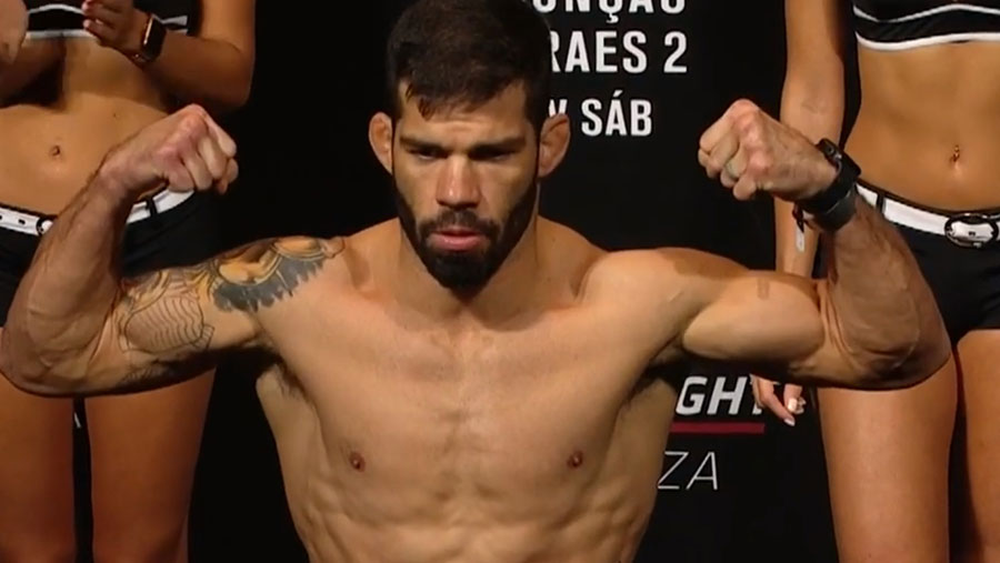 Raphael Assuncao contre Marlon Moraes