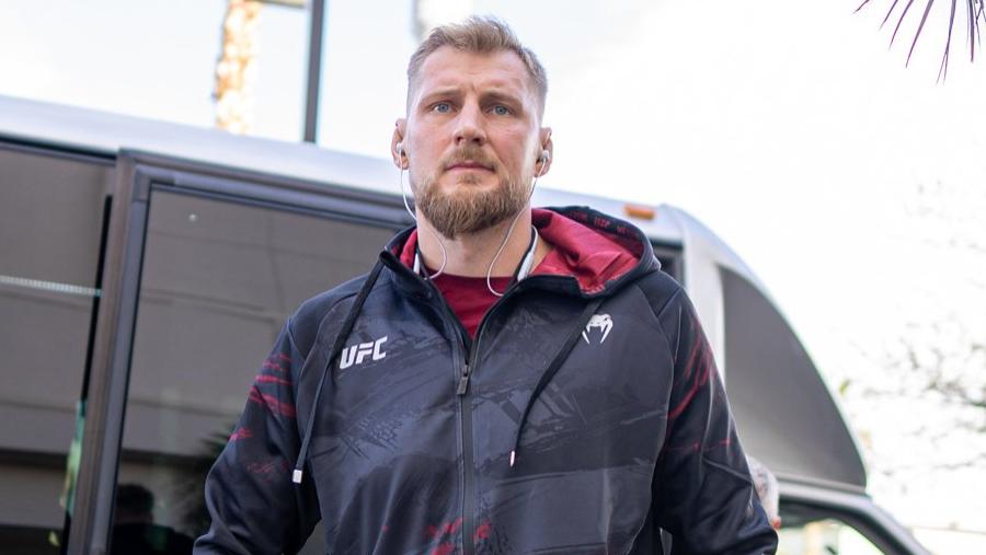 UFC on ESPN+ 79 - Alexander Volkov vs Alexandr Romanov