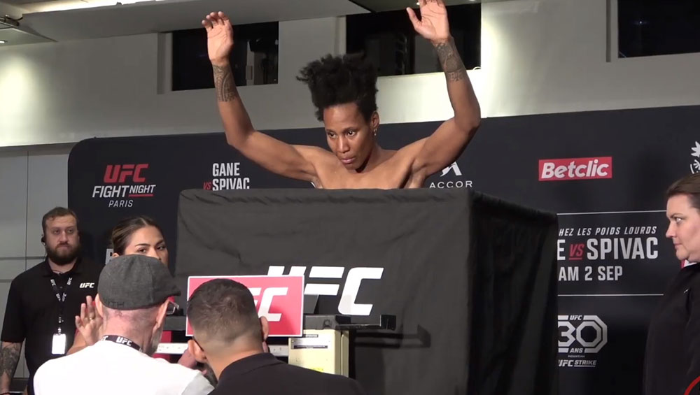 UFC Paris la pesée offcielle : Zarah Fairn