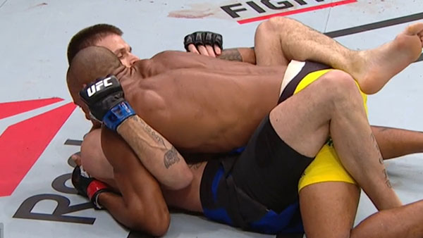 Alex Oliveira contre Tim Means