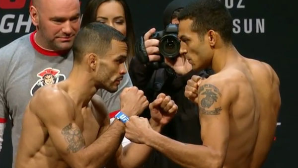 Rob Font contre Joey Gomez