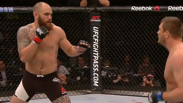 Travis Browne contre  Matt Mitrione