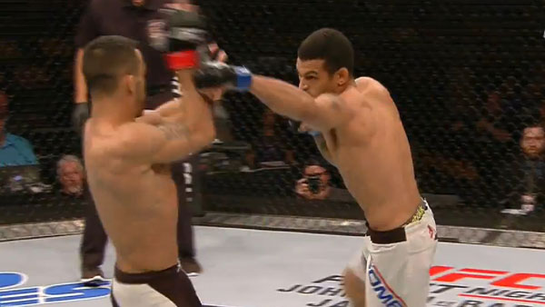 Rob Font contre Joey Gomez