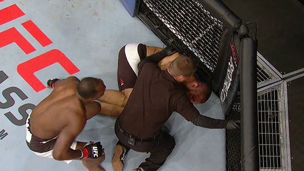 Derek Brunson contre Roan Carneiro