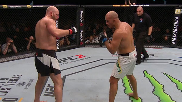 Ben Rothwell contre Junior Dos santos