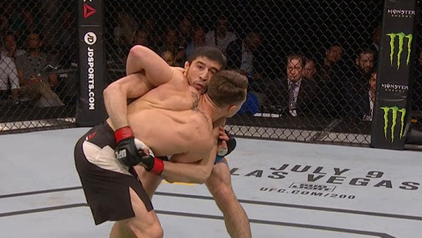 Rustam Khabilov contre Chris Wade