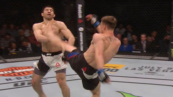 Rustam Khabilov contre Chris Wade