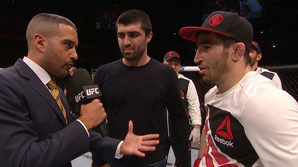 Rustam Khabilov contre Chris Wade