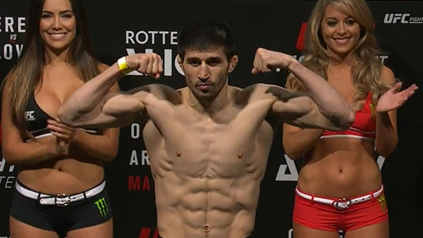 Rustam Khabilov contre Chris Wade