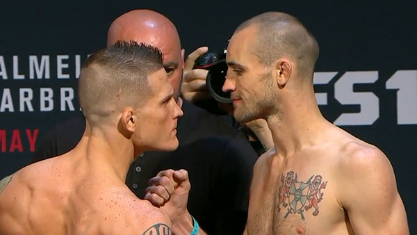 Erik Koch contre Shane Campbell