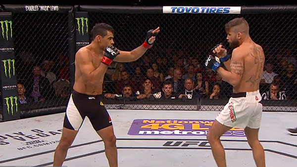 Renan Barao contre Jeremy Stephens