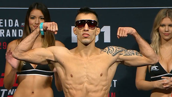 Thomas Almeida contre Cody Garbrandt