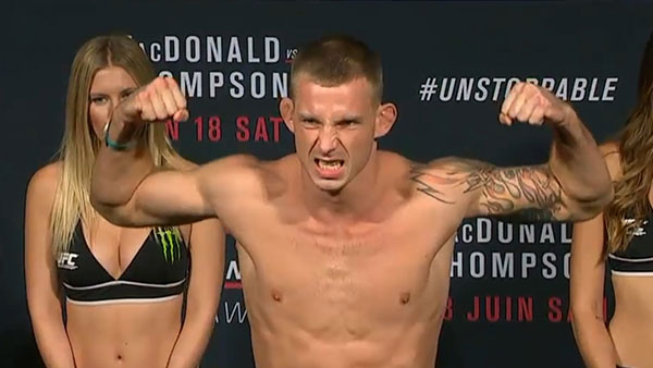 Tamdan McCrory contre Krzysztof Jotko