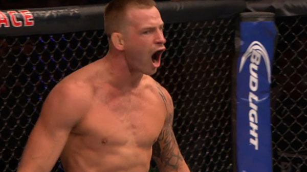 Tamdan McCrory contre Krzysztof Jotko