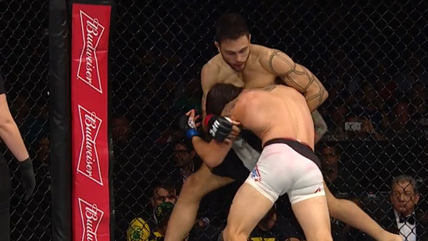 Glaico Franca Moreira contre Gregor Gillespie