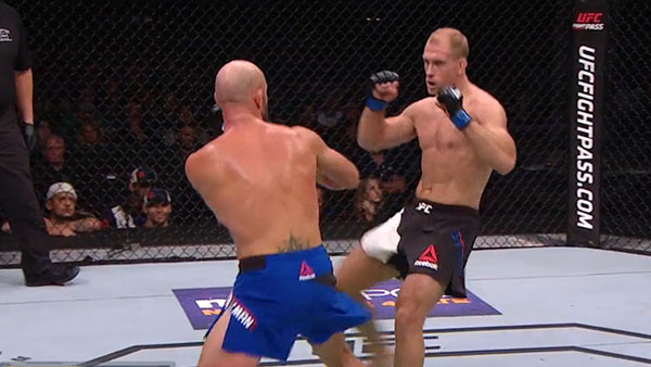 Josh Burkman contre Zak Ottow