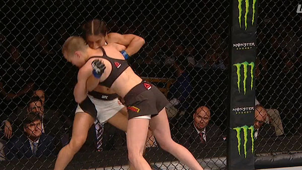 Rose Namajunas contre Tecia Torres