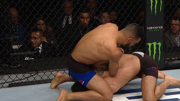 Rob Font contre Matt Schnell