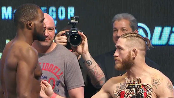 Tom Lawlor contre Corey Anderson