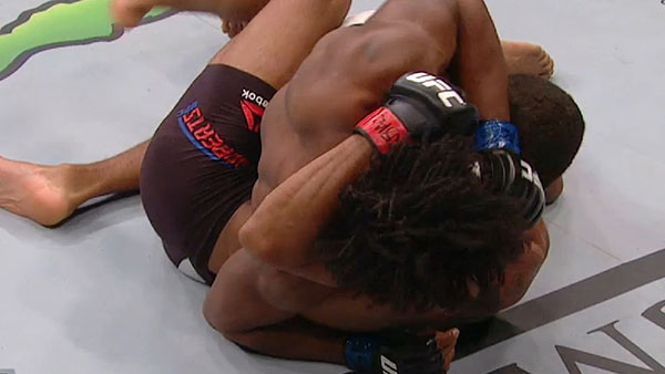 Danny Roberts contre Dominique Steele