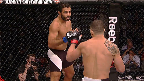 Robert Whittaker contre Rafael Natal