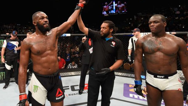 Jon Jones contre Ovince St. Preux