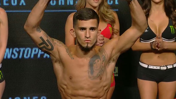 Sergio Pettis contre Chris Kelades