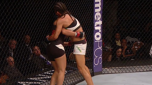 Carla Esparza contre Juliana de Lima Carneiro