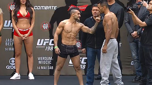 John Lineker contre Rob Font