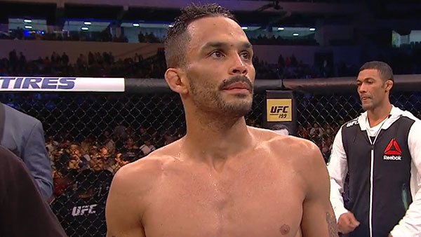 John Lineker contre Rob Font