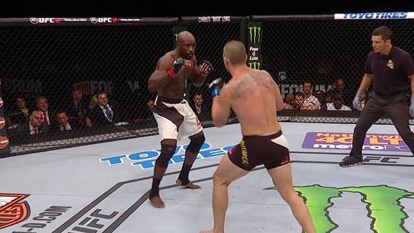 Kevin Casey contre Elvis Mutapcic