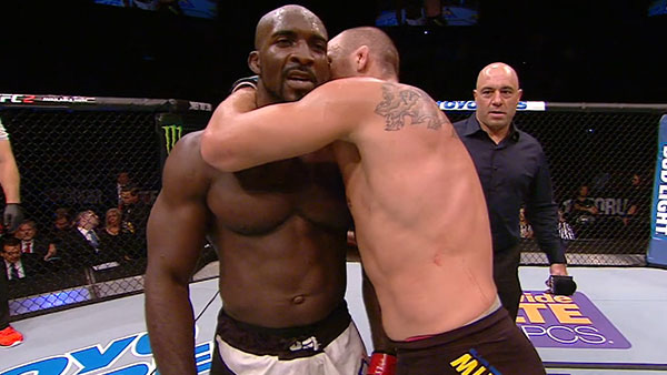 Kevin Casey contre Elvis Mutapcic