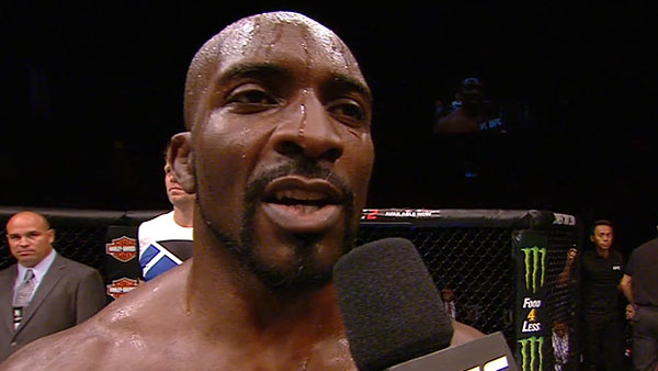 Kevin Casey contre Elvis Mutapcic