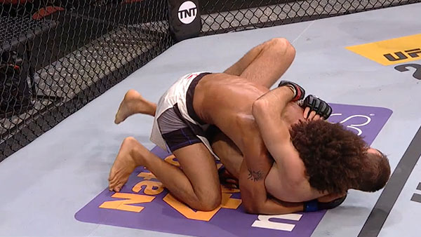 Cole Miller contre Alex Caceres