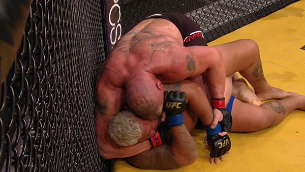 Brock Lesnar contre Mark Hunt