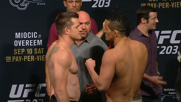 C.B. Dollaway contre Francimar Barroso