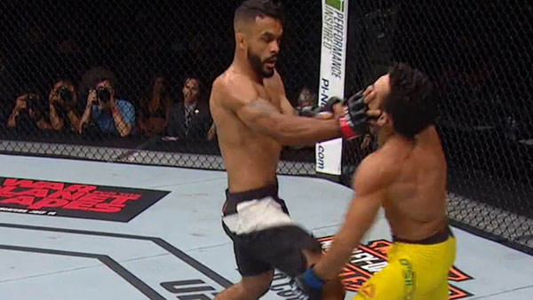 Rob Font contre Douglas Silva de Andrade