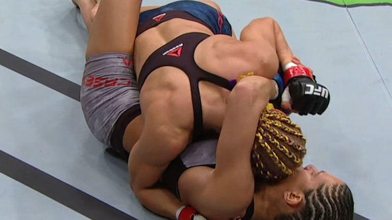 Felice Herrig contre Cortney Casey