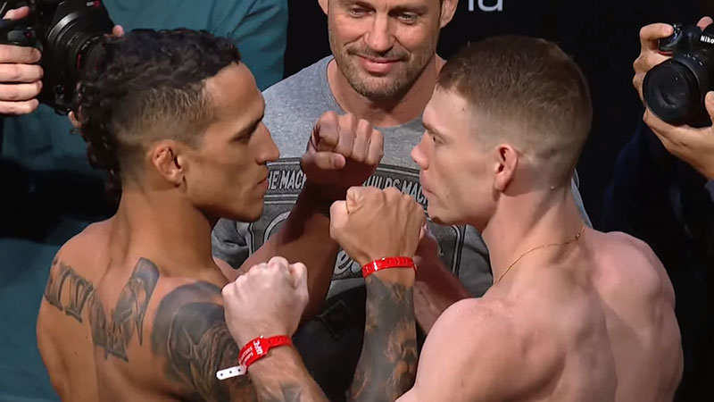 Charles Oliveira contre Paul Felder