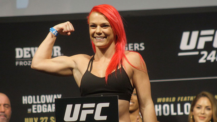 Gillian Robertson contre Sarah Frota