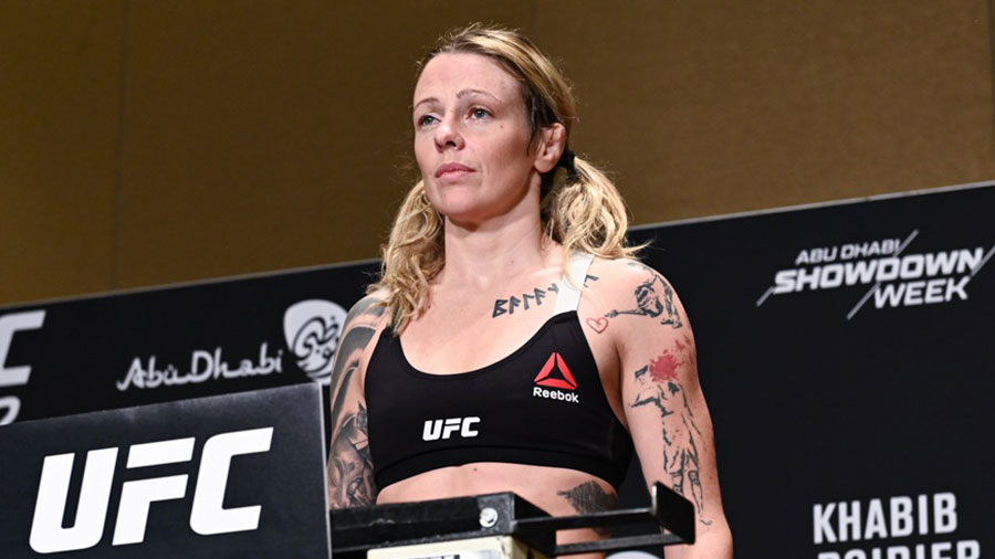 Joanne Calderwood contre Andrea Lee