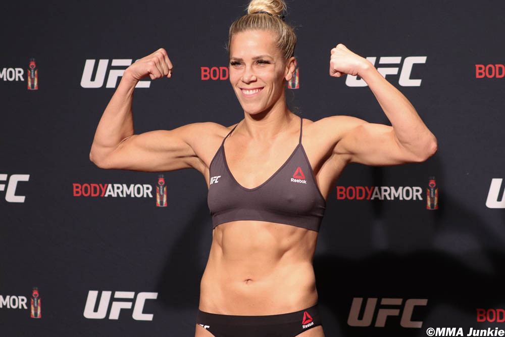 Katlyn Chookagian contre Jennifer Maia