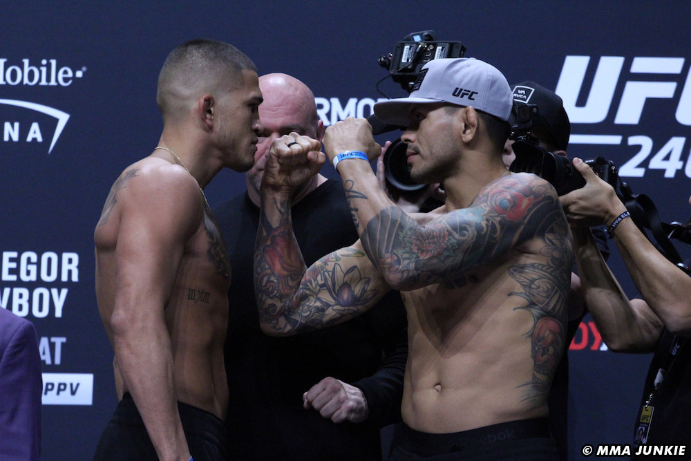 Anthony Pettis contre Carlos Diego Ferreira